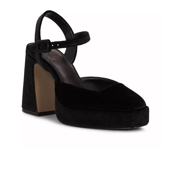 Vince Camuto black velvet pumps - Picture 2 of 8